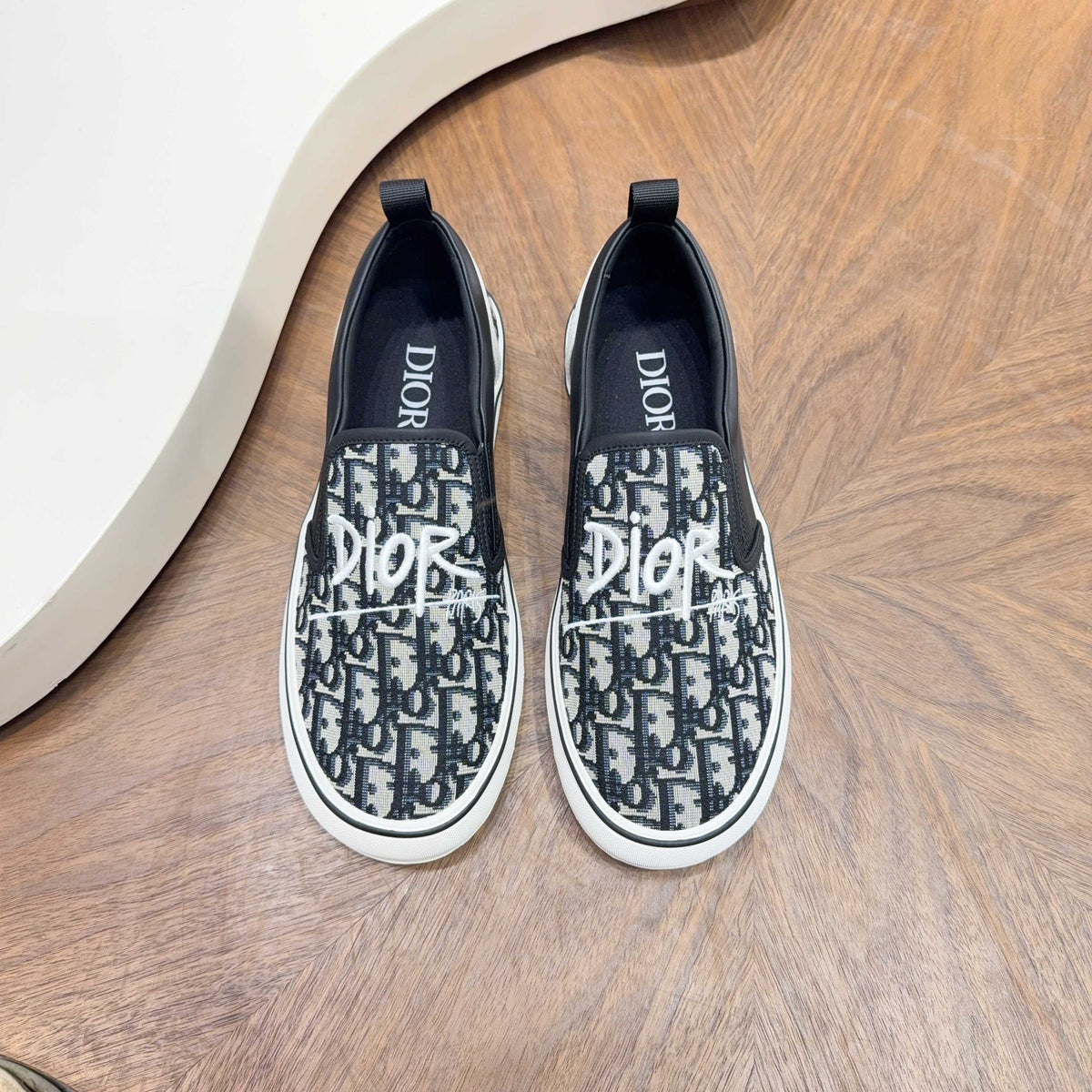 DIOR OBLIQUE SLIP-ON – BLACK / WHITE