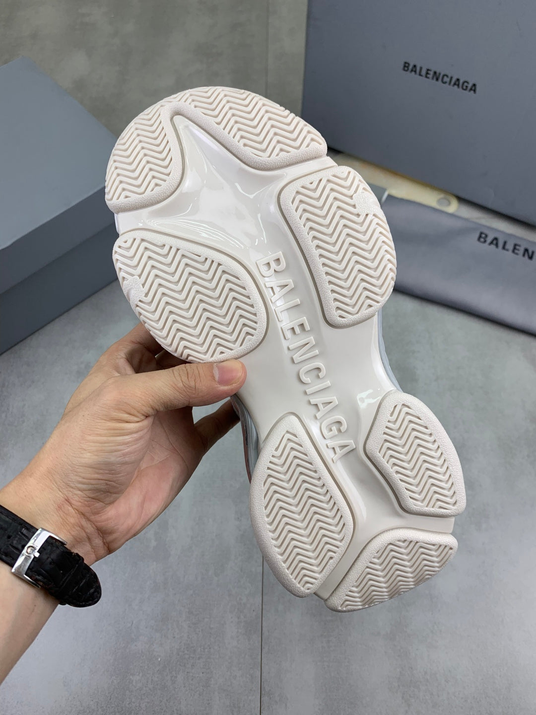 BALENCIAGA RUNNER – WHITE / PINK / BLACK