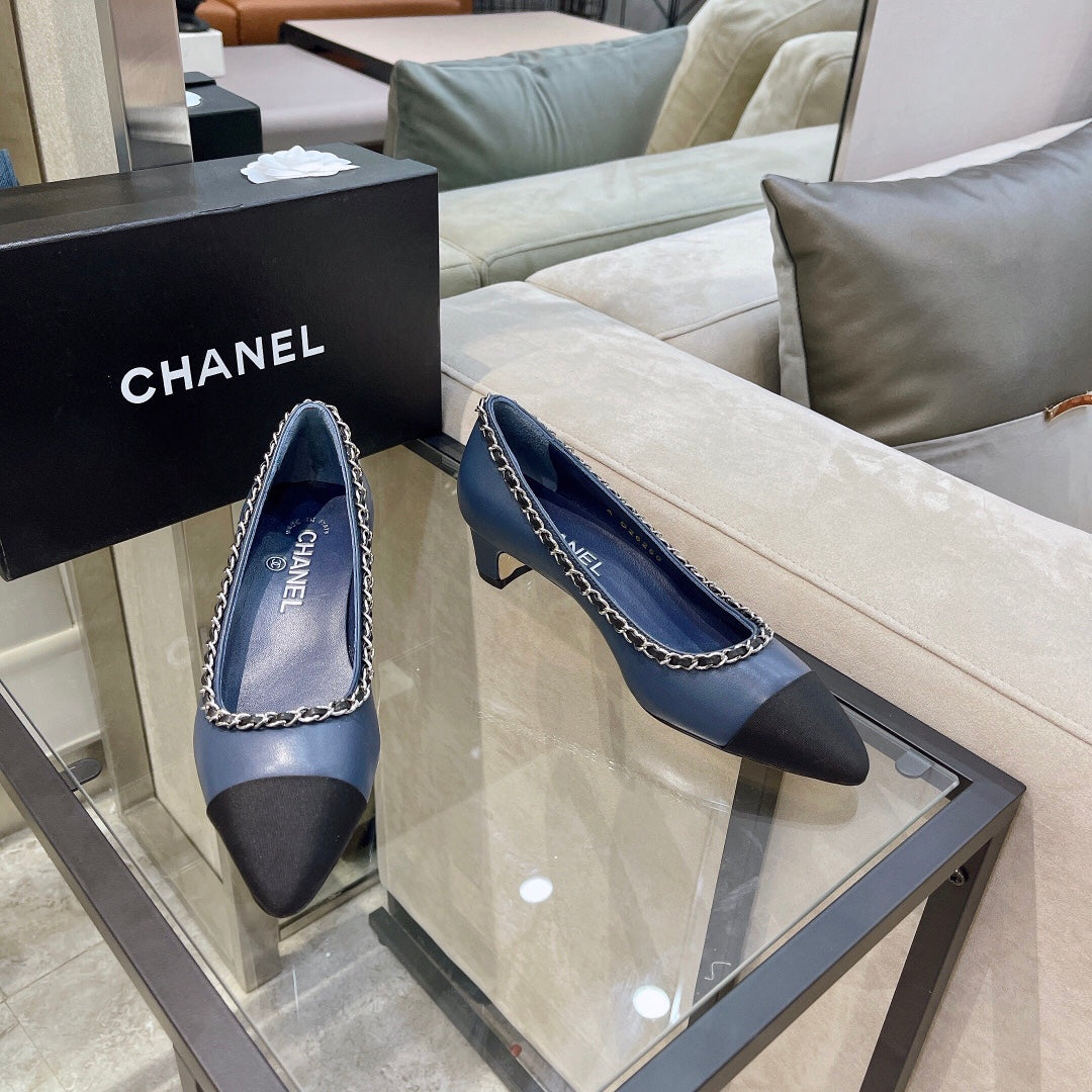 CHANEL Chain-Trim Cap-Toe Pumps