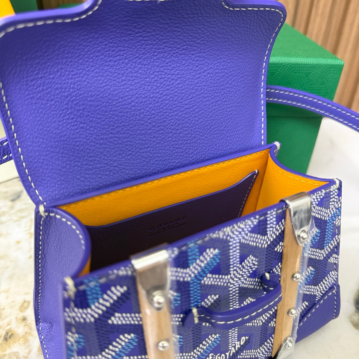 Goyard Saïgon Mini – Azul con Asa de Madera