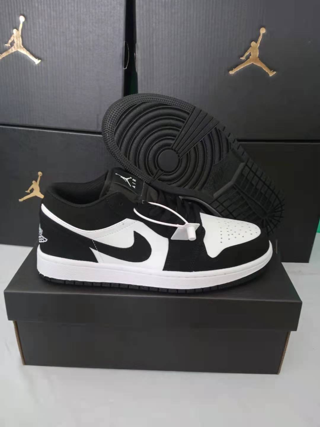 Nike Air Jordan 1 Low – Negro / Blanco