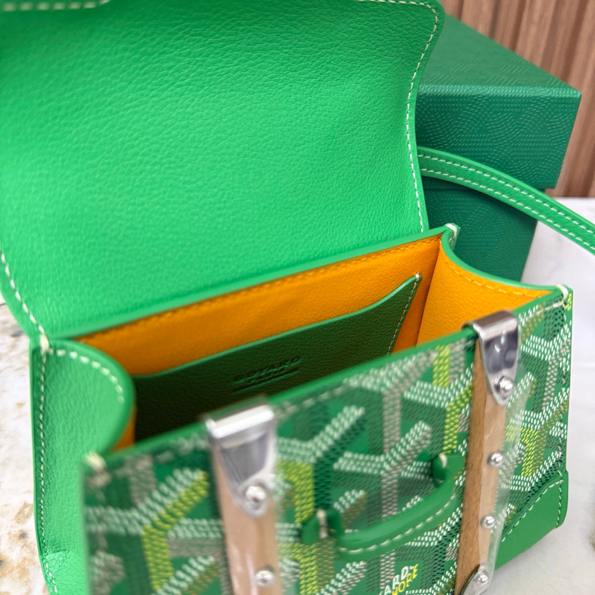 Goyard Saïgon Mini – Verde con Asa de Madera