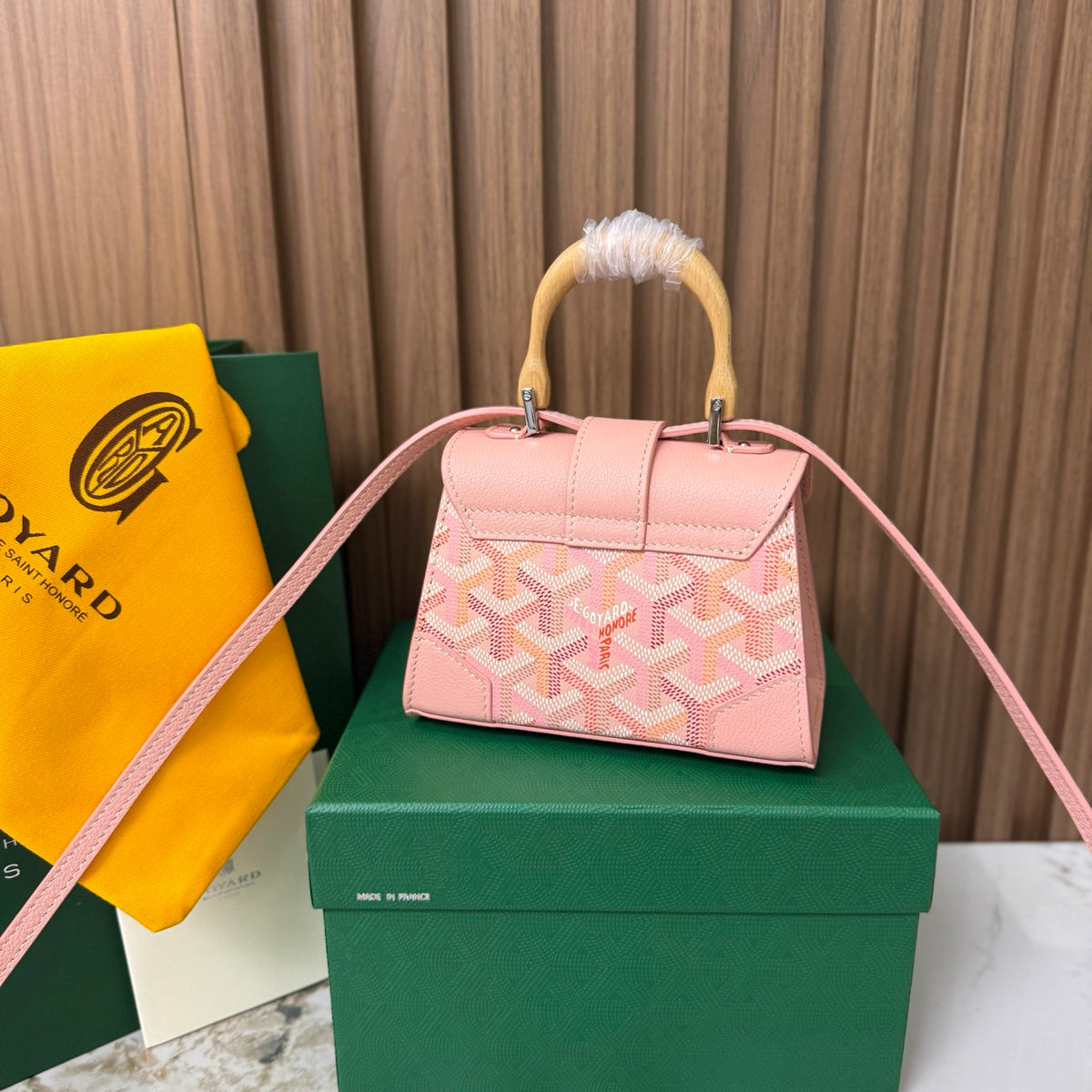 Goyard Saïgon Mini – Rosa con Asa de Madera