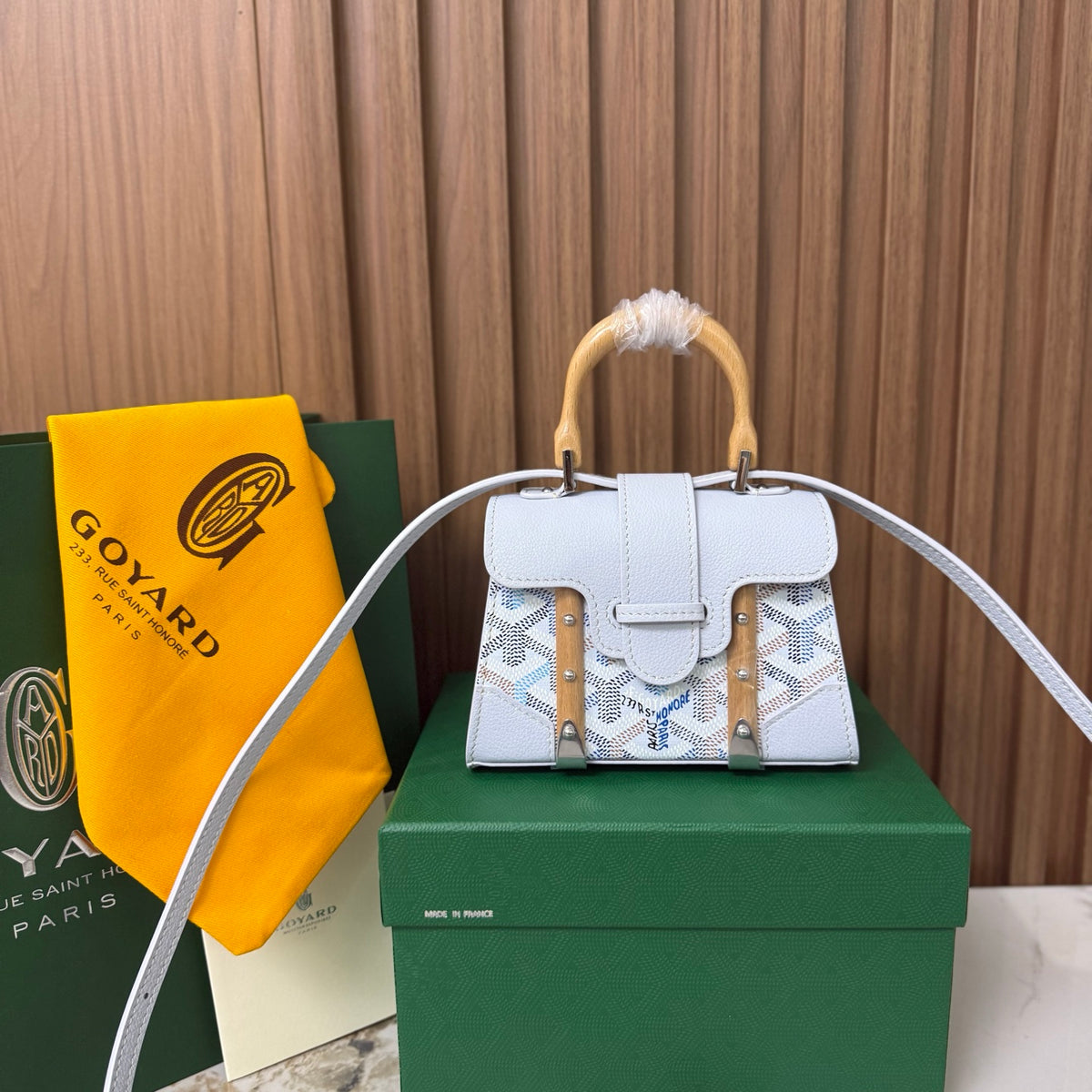 Goyard Saïgon Mini – Blanco con Asa de Madera