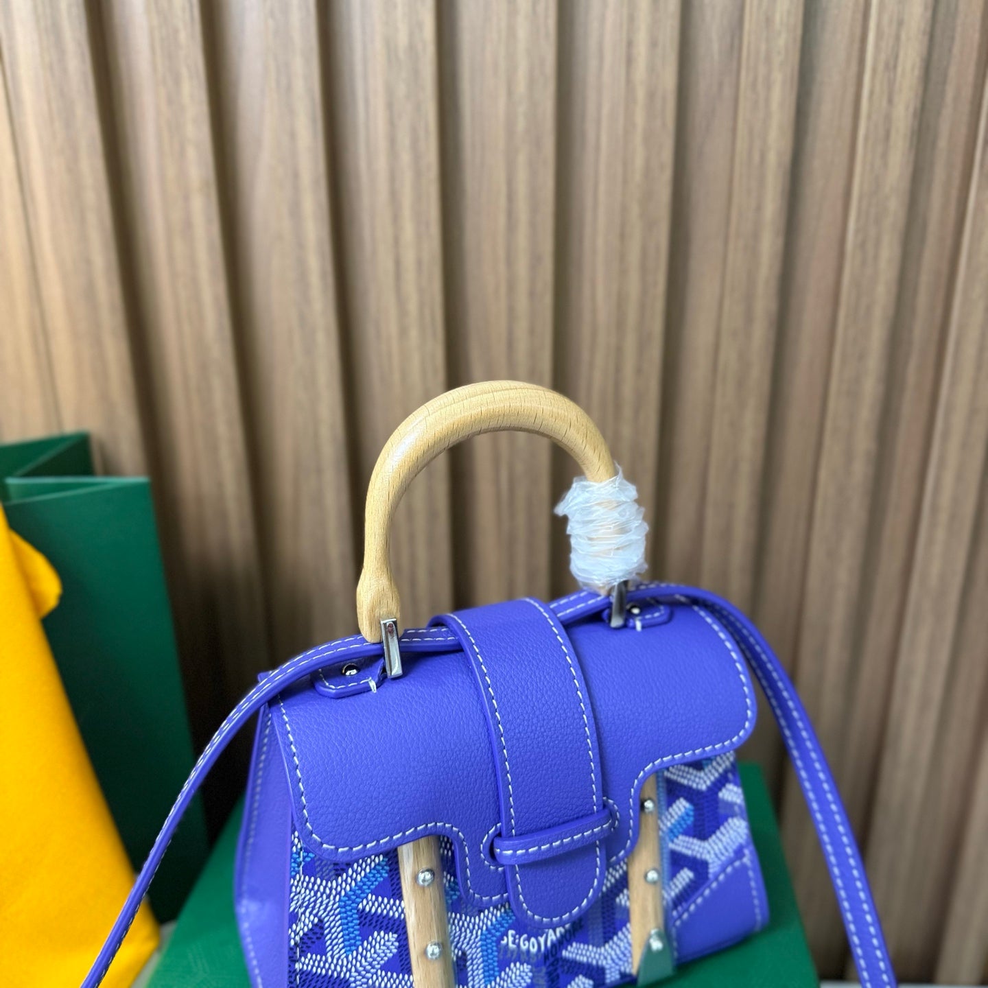 Goyard Saïgon Mini – Azul con Asa de Madera