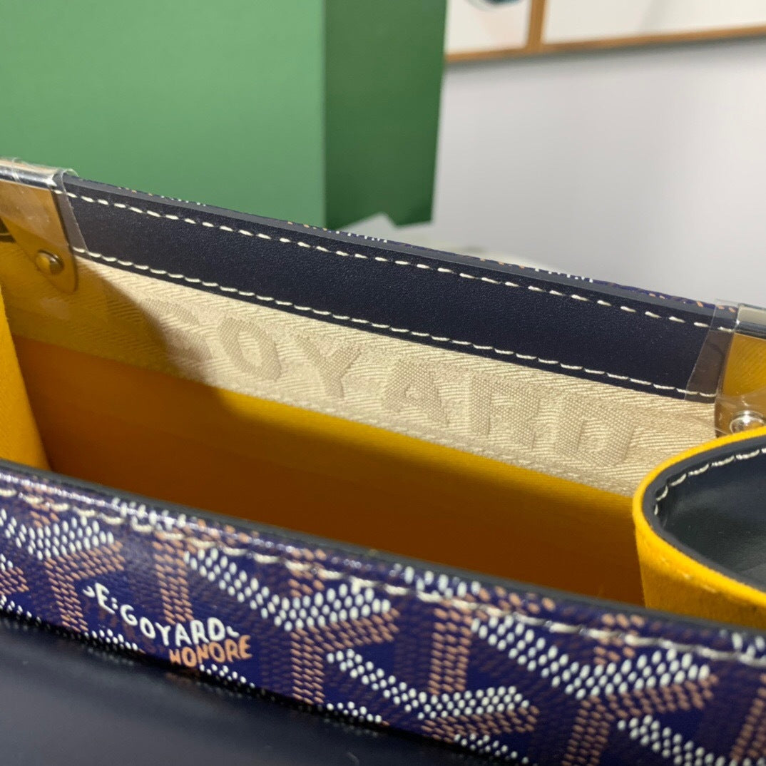 Goyard Saïgon Structuré – Azul marino con asa de madera