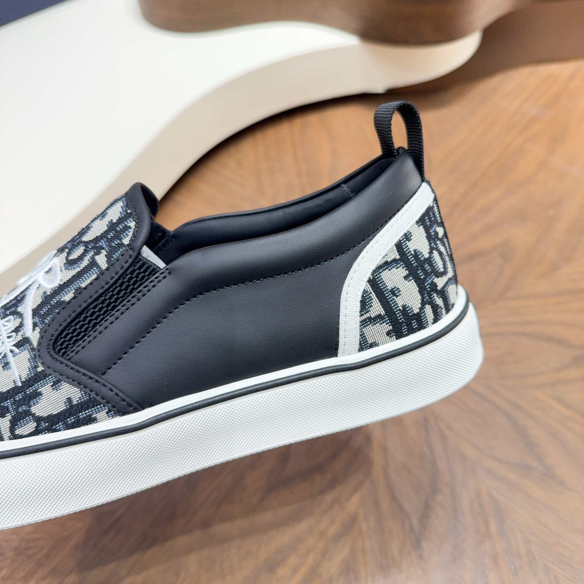 DIOR OBLIQUE SLIP-ON – BLACK / WHITE