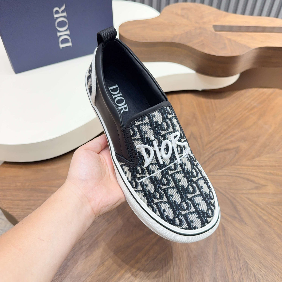 DIOR OBLIQUE SLIP-ON – BLACK / WHITE
