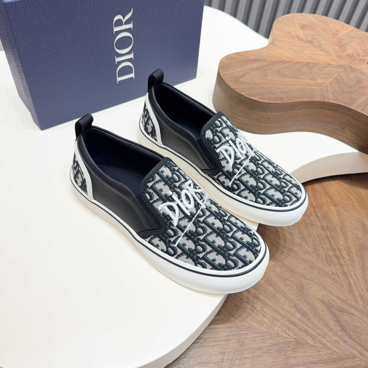 DIOR OBLIQUE SLIP-ON – BLACK / WHITE