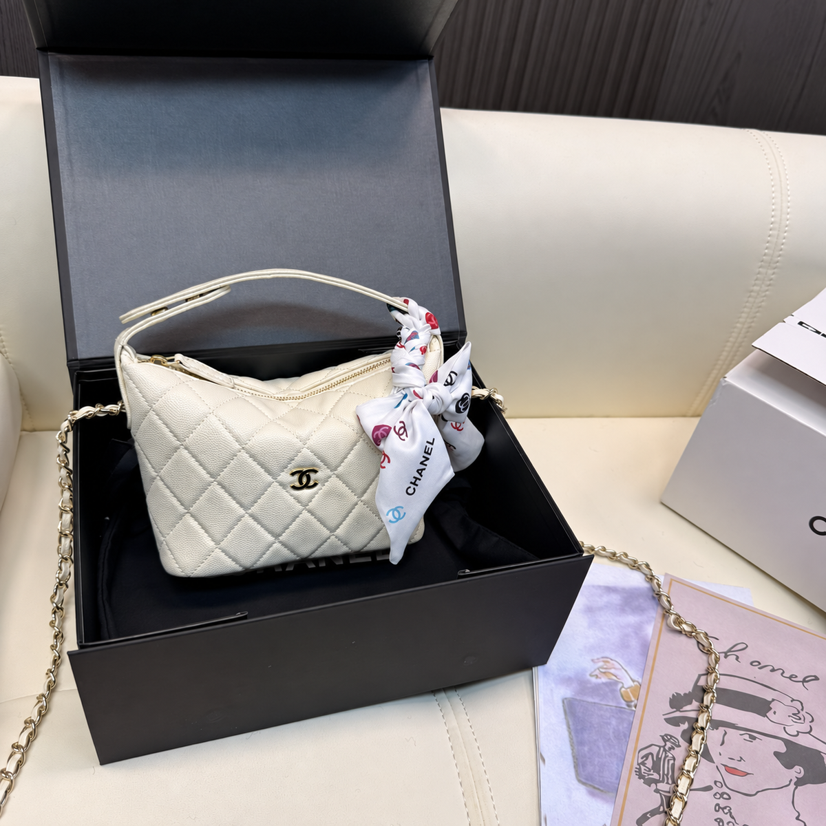 CHANEL SMALL VANITY CASE WITH CHAIN – WHITE
