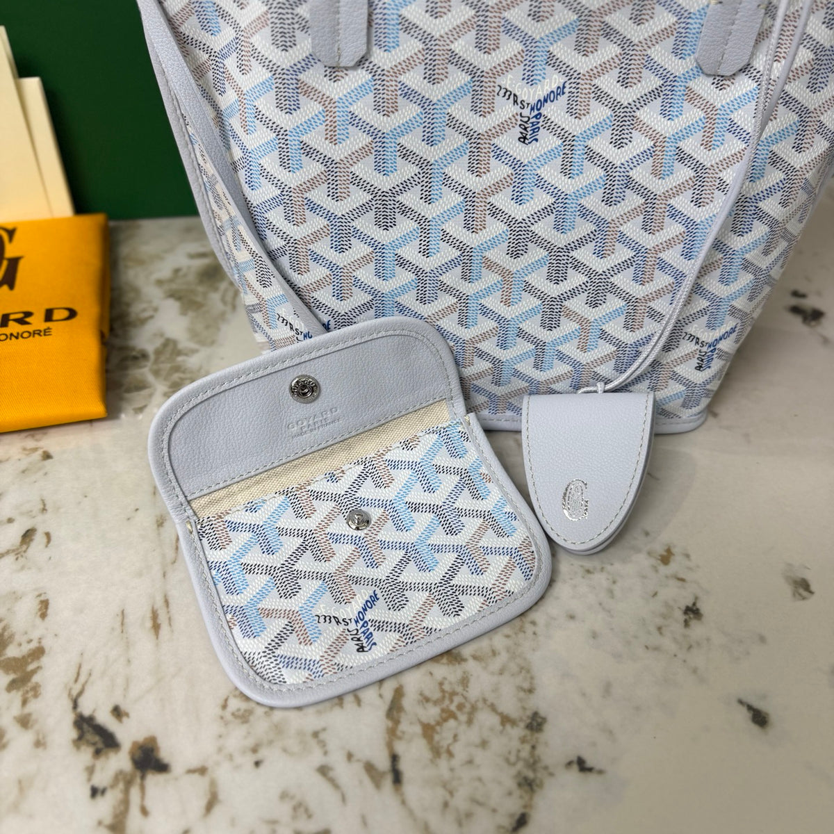 Goyard Anjou Mini – Blanco y Azul Pastel