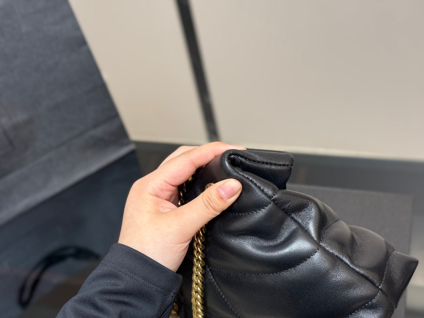 Saint Laurent Loulou Puffer Pequeño