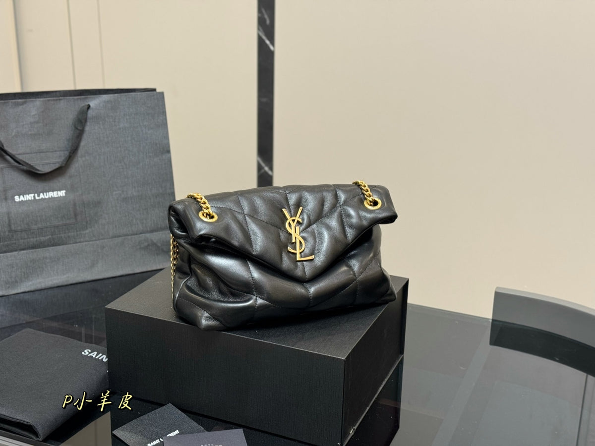 Saint Laurent Loulou Puffer Pequeño
