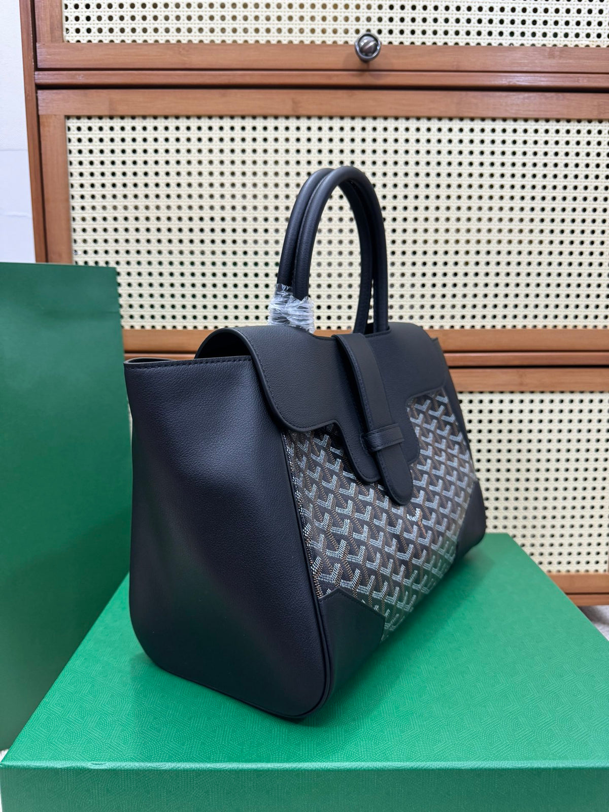 Goyard Saïgon Estructurado – Negro y Gris