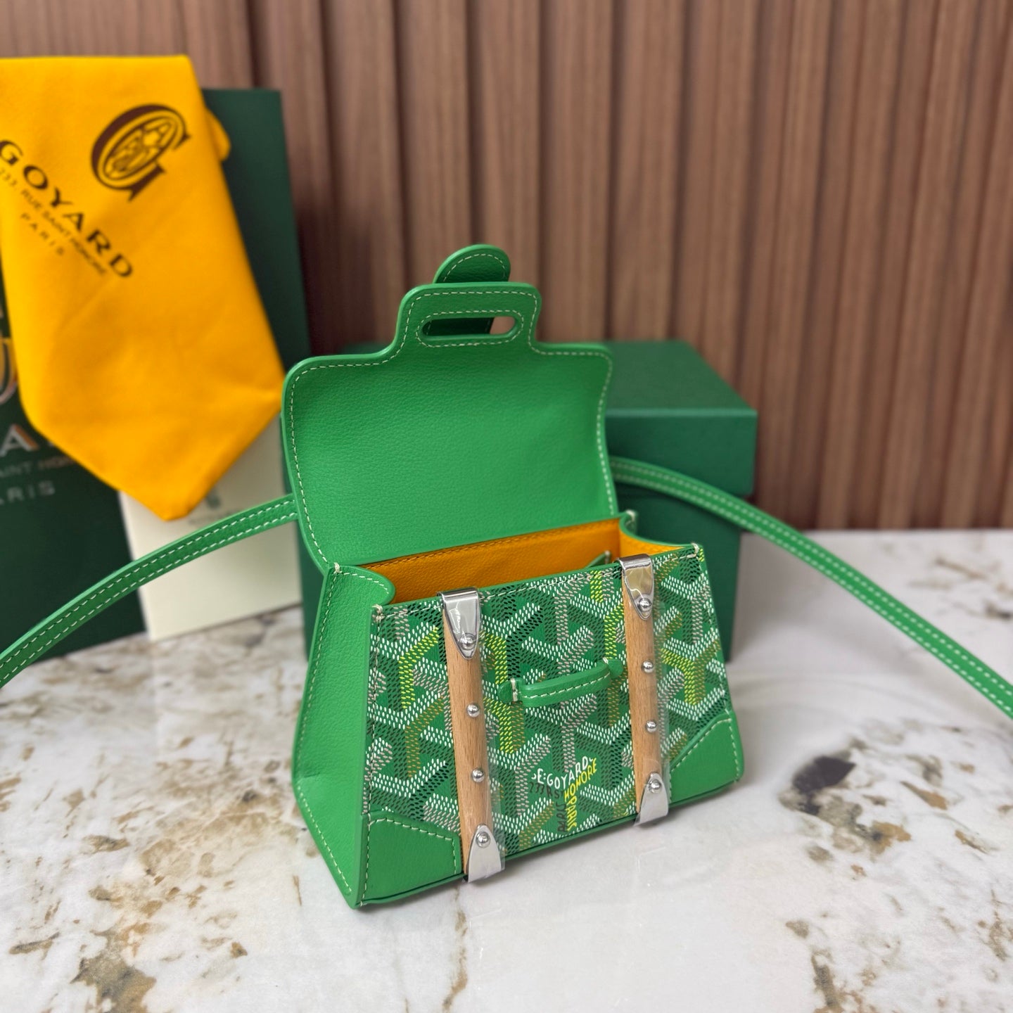 Goyard Saïgon Mini – Verde con Asa de Madera
