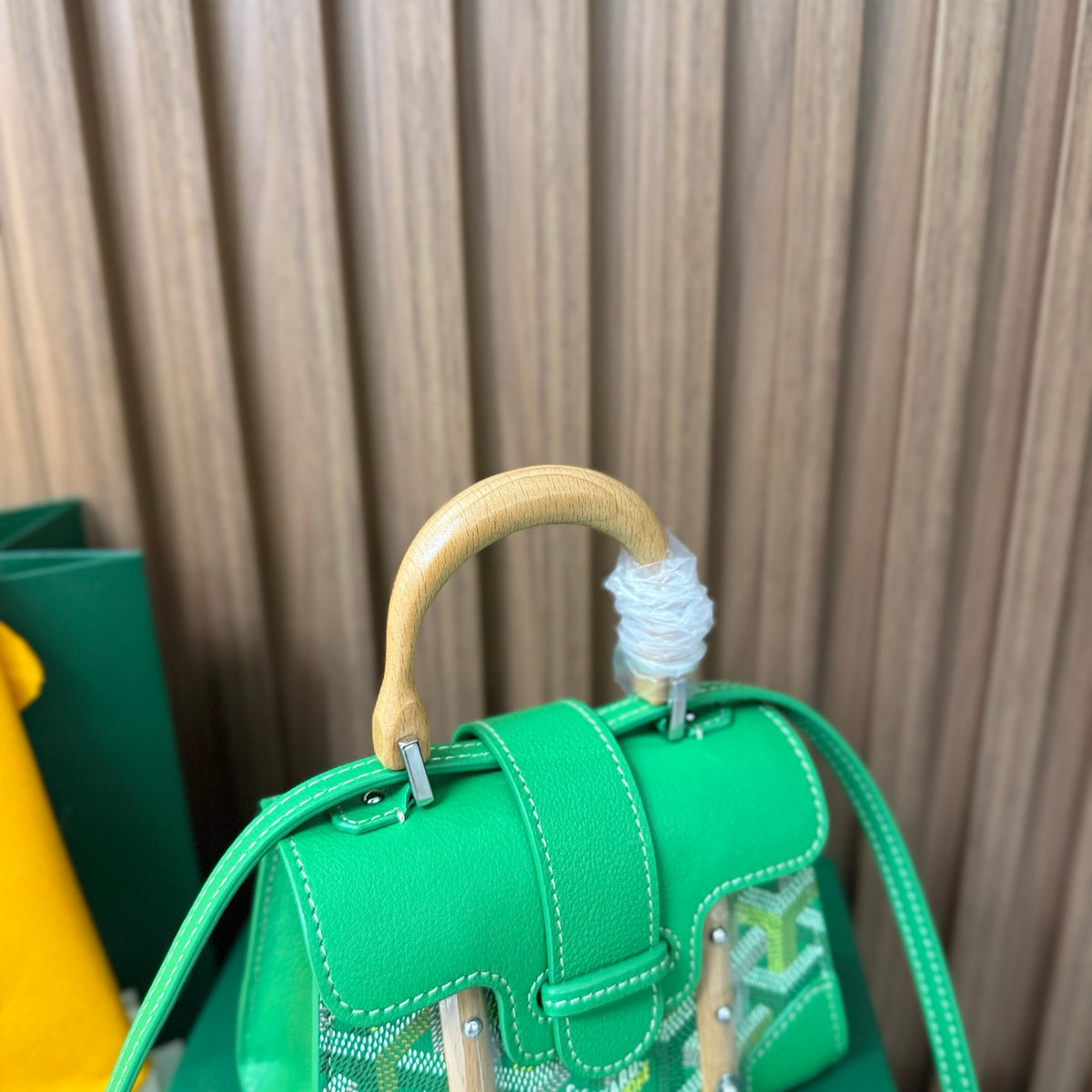 Goyard Saïgon Mini – Verde con Asa de Madera