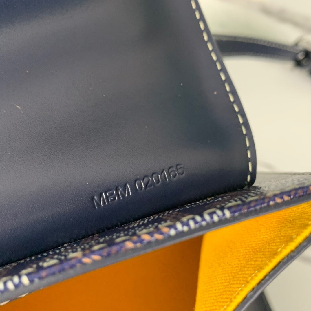 Goyard Saïgon Structuré – Azul marino con asa de madera