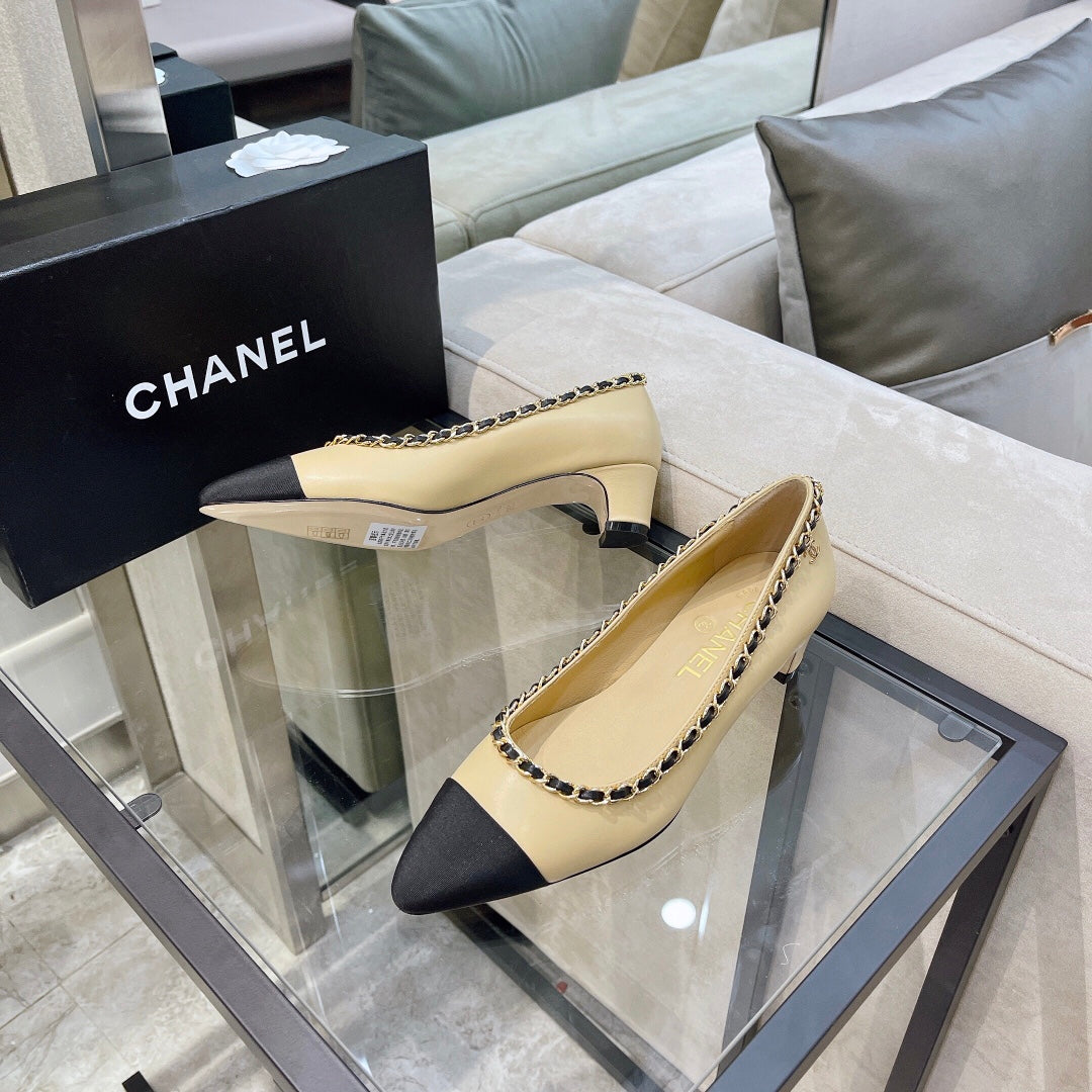 CHANEL Chain-Trim Cap-Toe Pumps
