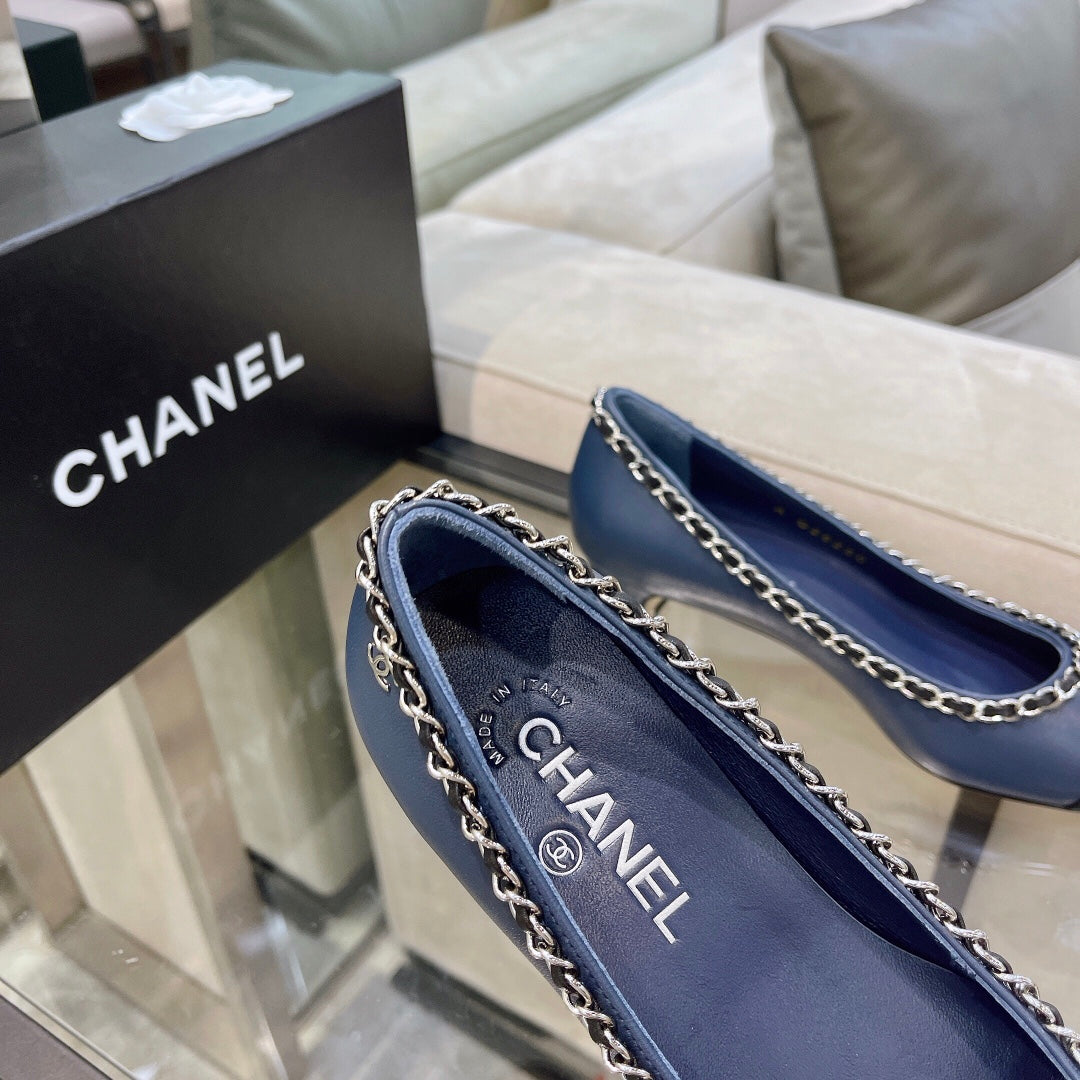 CHANEL Chain-Trim Cap-Toe Pumps