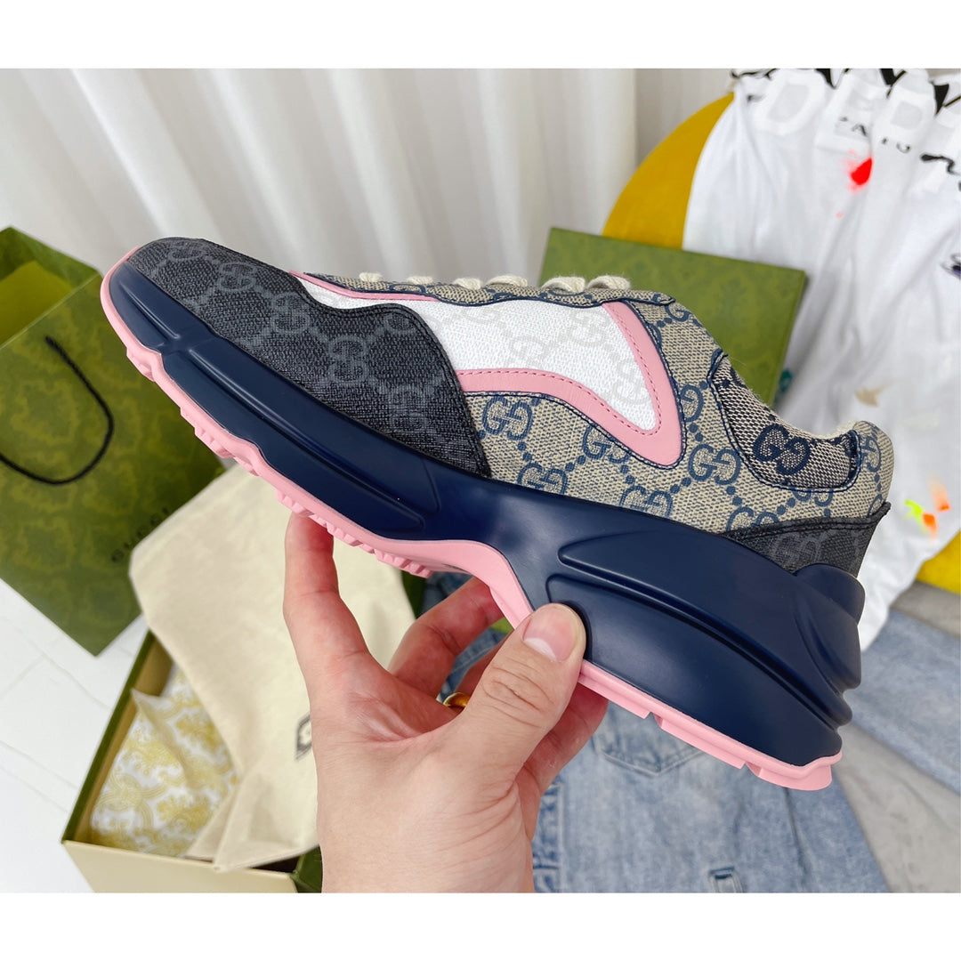 GUCCI RHYTON GG SUPREME–STYLE – BEIGE / NAVY / PINK