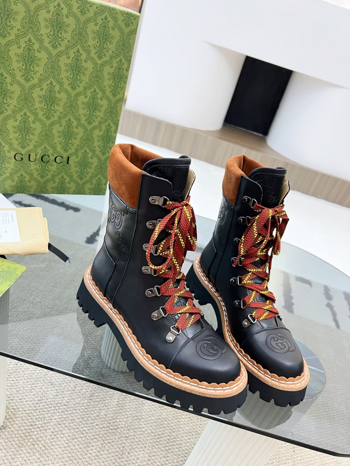 GUCCI INTERLOCKING G HIKING BOOTS – BLACK / BROWN