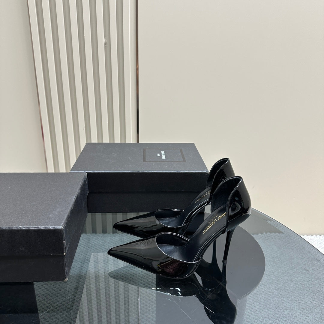 SAINT LAURENT D'ORSAY–STYLE PUMPS – BLACK PATENT