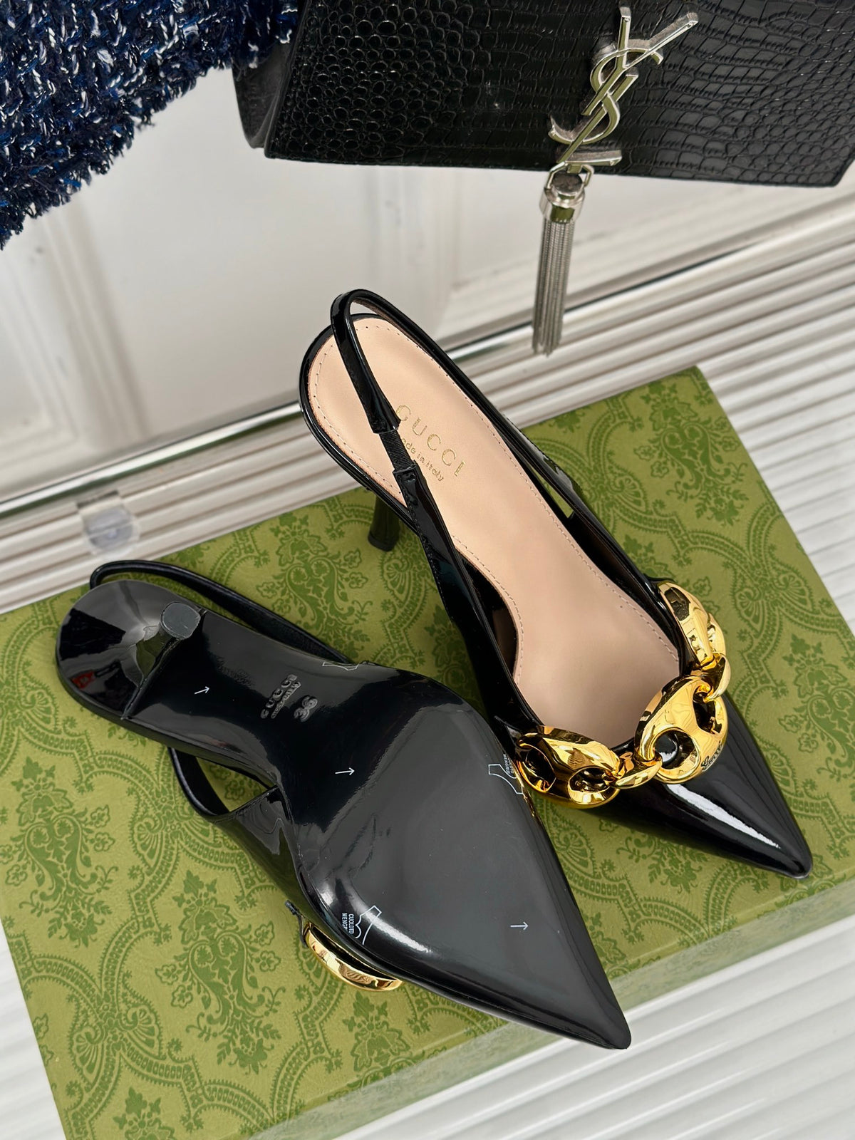 GUCCI SIGNORIA CHAIN SLINGBACK – BLACK / GOLD