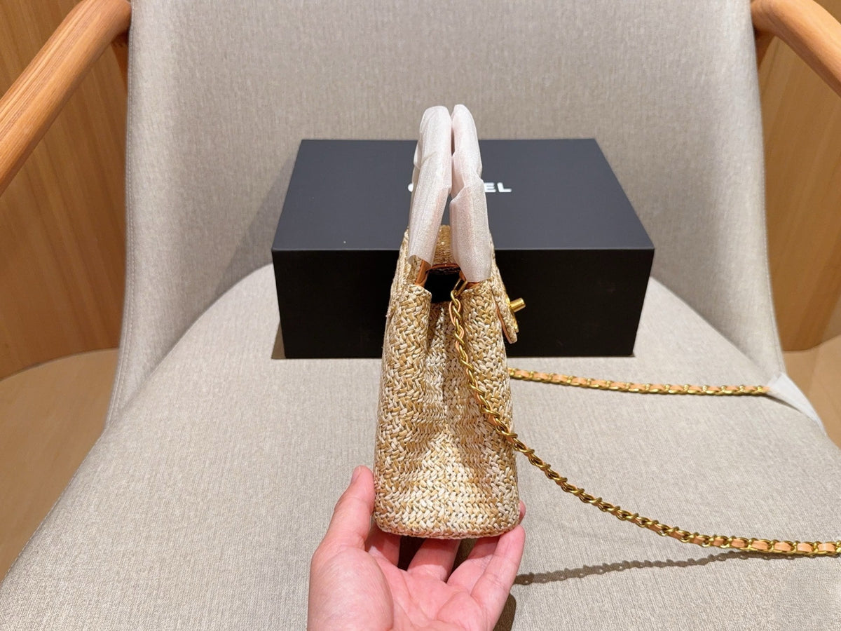 CHANEL Mini Top Handle / Mini Flap Raffia