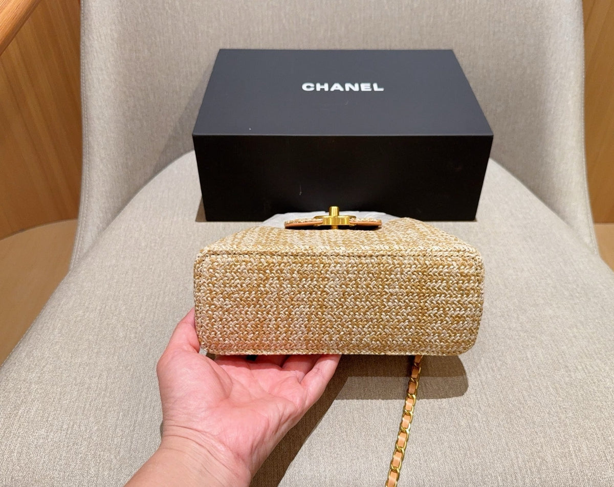 CHANEL Mini Top Handle / Mini Flap Raffia