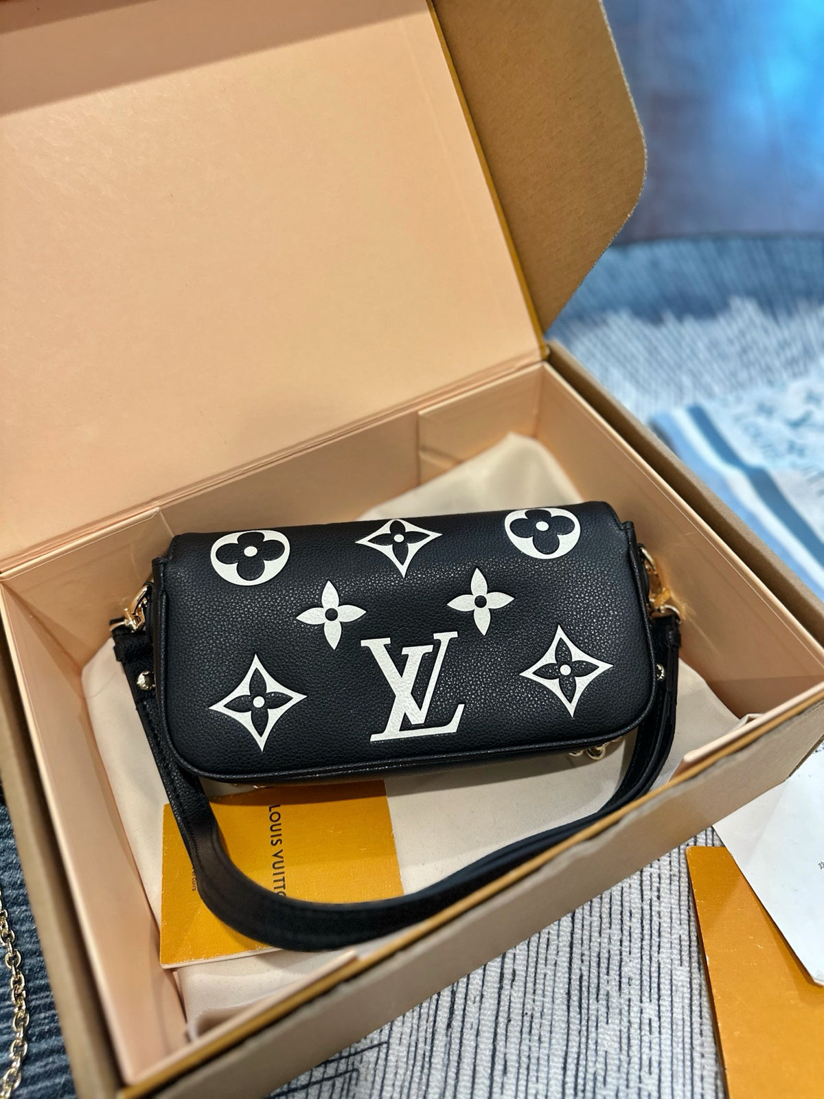 Louis Vuitton Pochette Félicie – Bicolor Monogram Empreinte Black/Beige