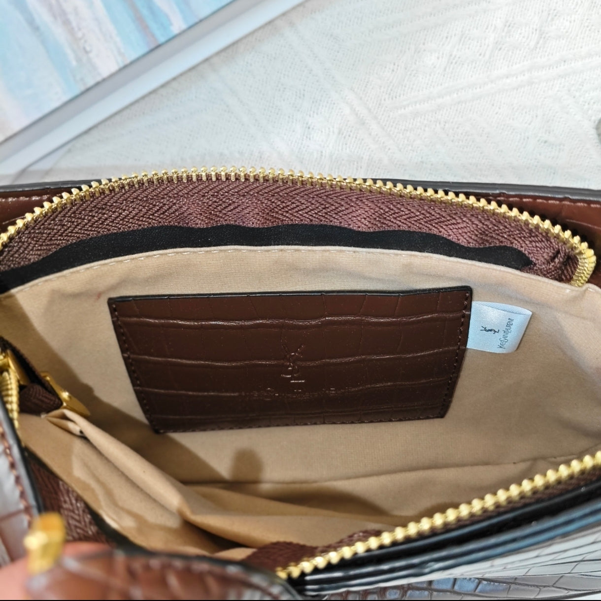 Saint Laurent Le 5 à 7 Hobo