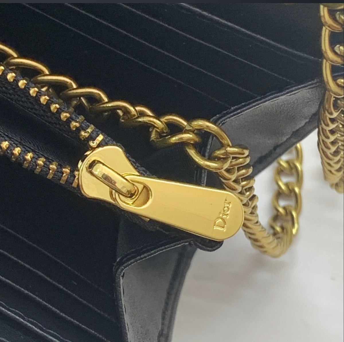 DIOR 30 MONTAIGNE–STYLE CHAIN BAG – BLACK