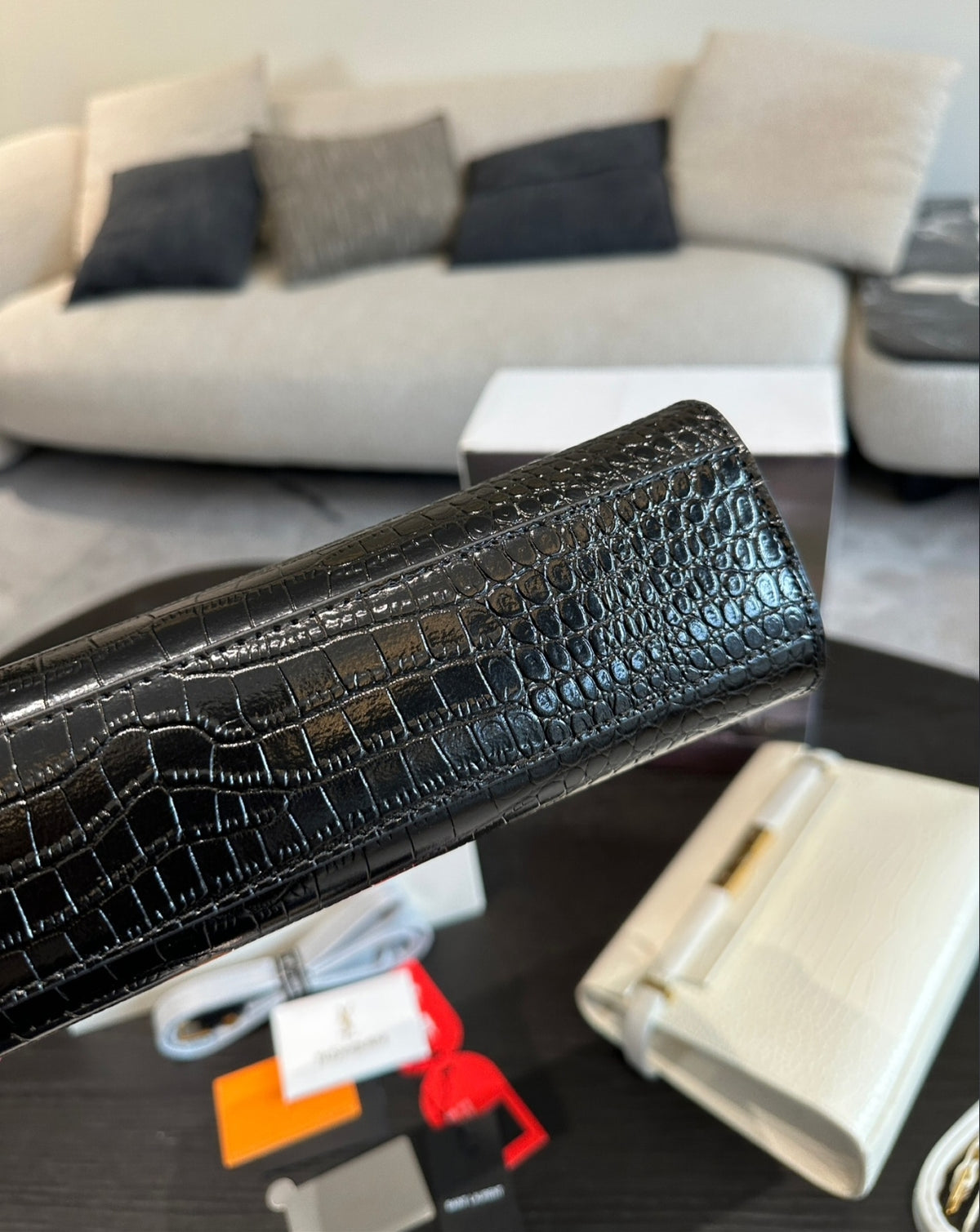 Yves Saint Laurent Manhattan Medium