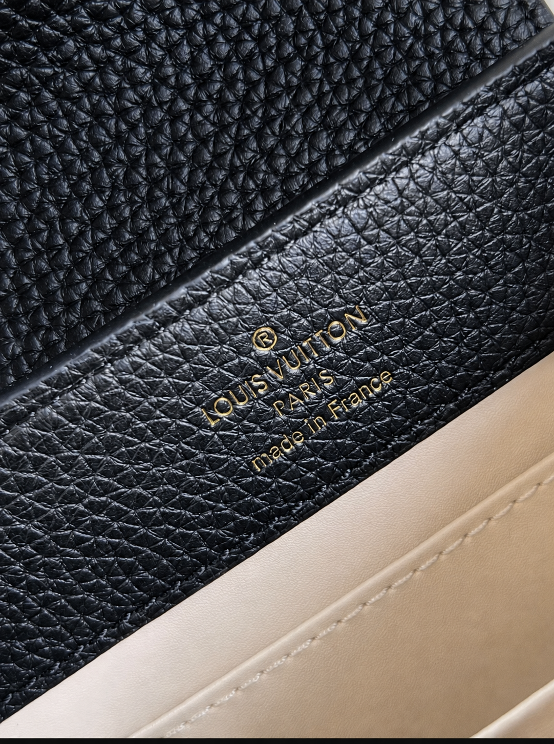 Louis Vuitton Capucines BB