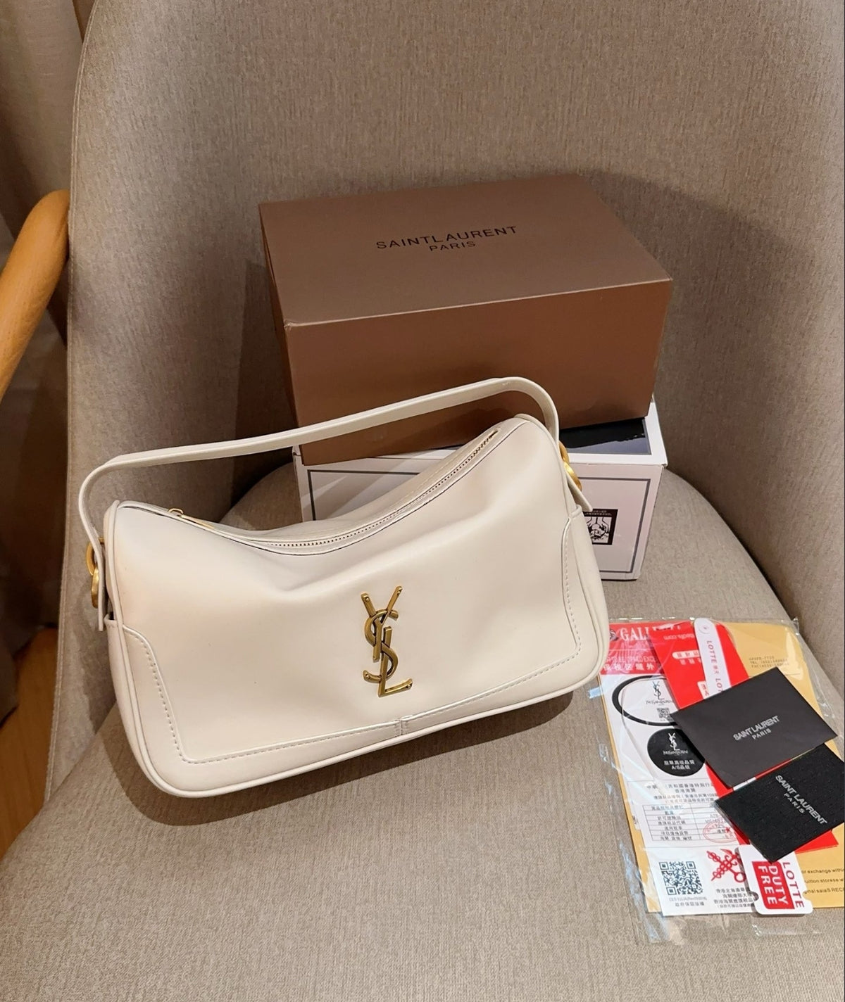 SAINT LAURENT LE 5 À 7–STYLE HOBO – WHITE