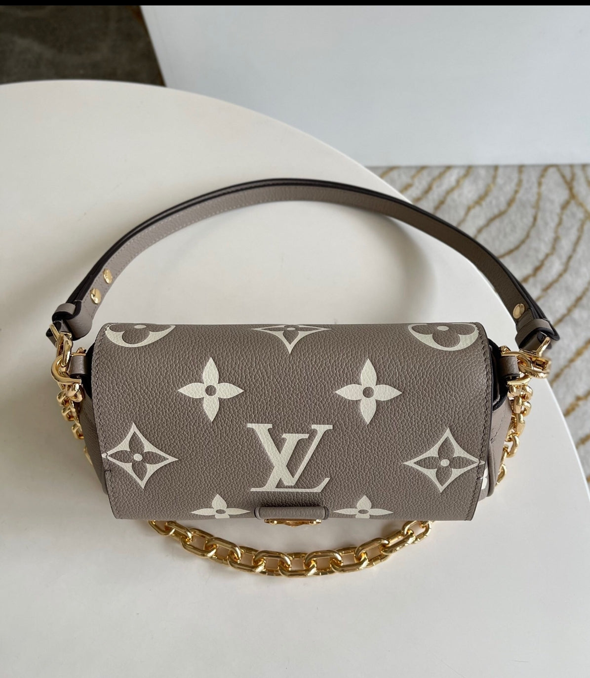 Louis Vuitton Pochette Métis East West