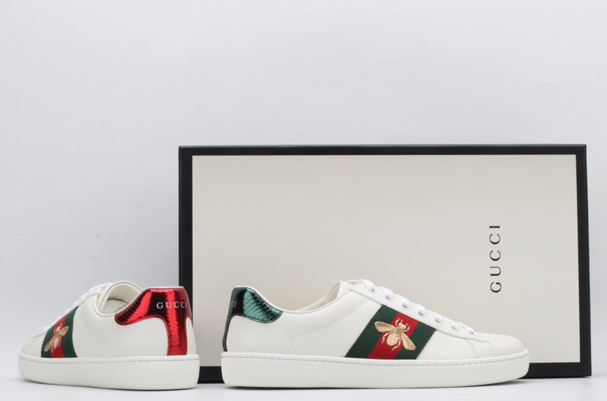 Gucci Ace Sneaker com Abelha Bordada