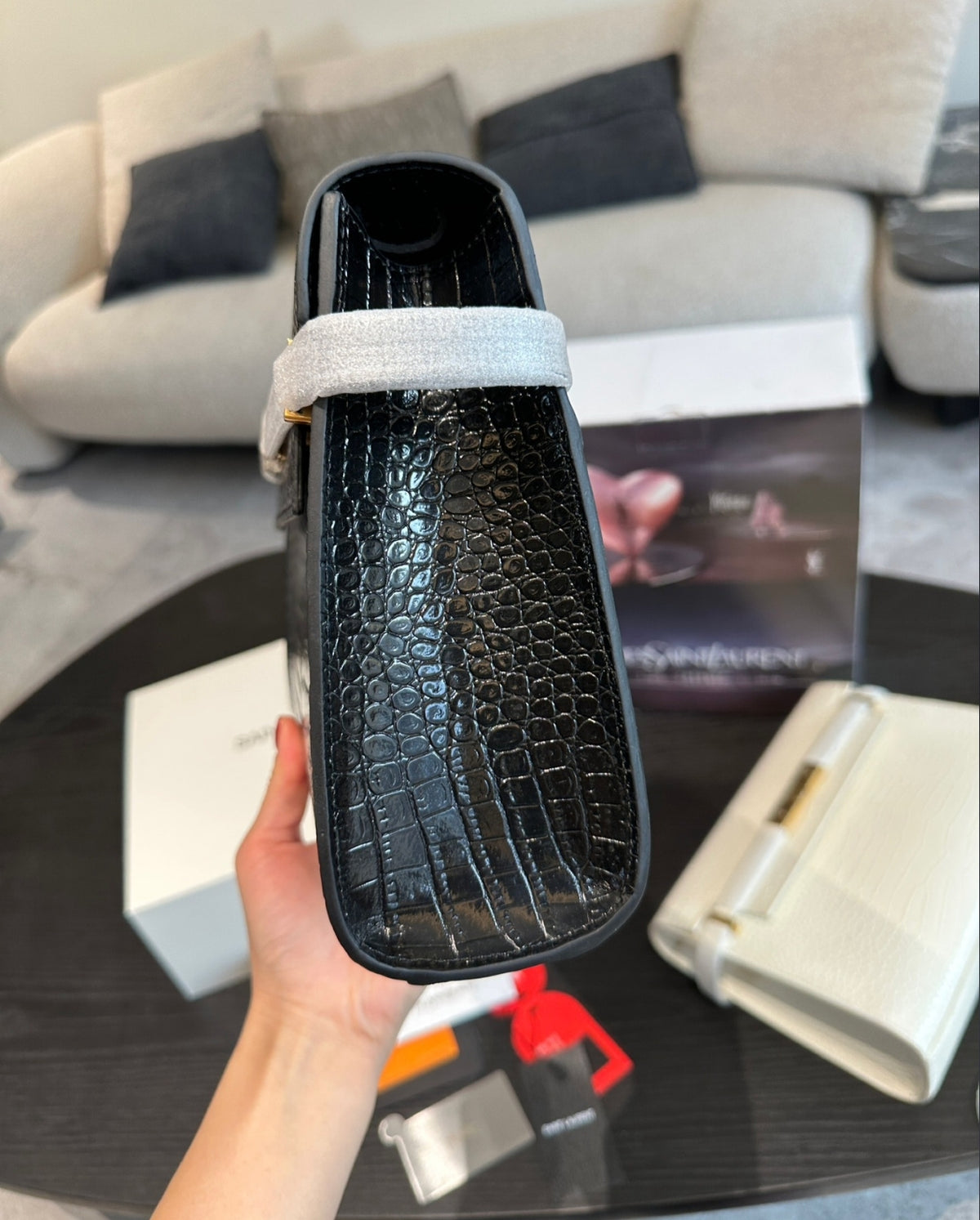Yves Saint Laurent Manhattan Medium