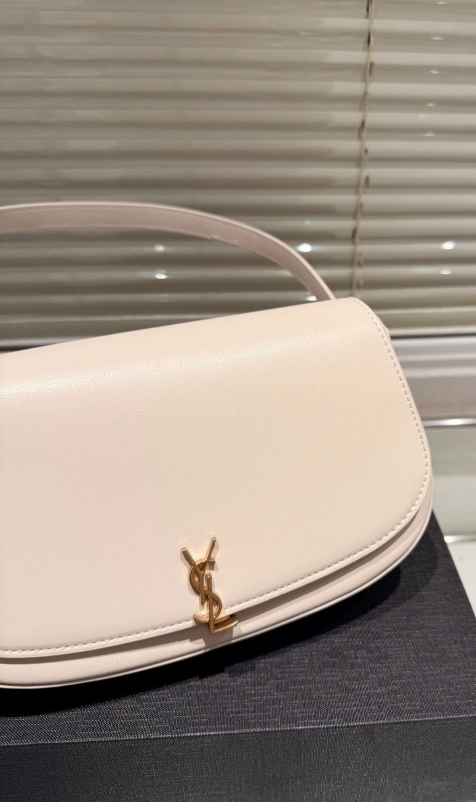 SAINT LAURENT LE 5 À 7 – CREAM / GOLD