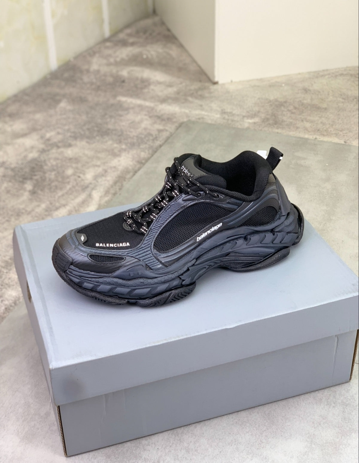 Balenciaga 3XL – Black