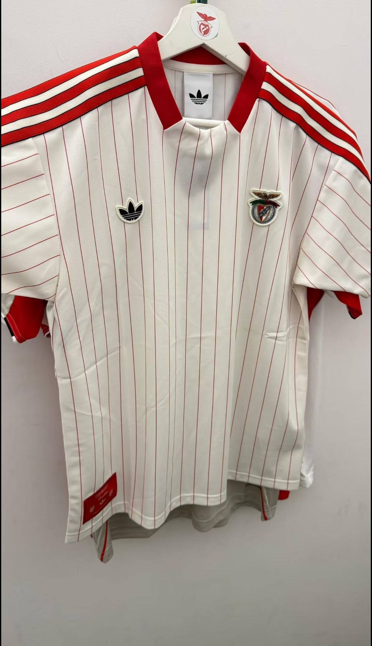 SL Benfica Adidas Originals Retro – Blanco/Rojo