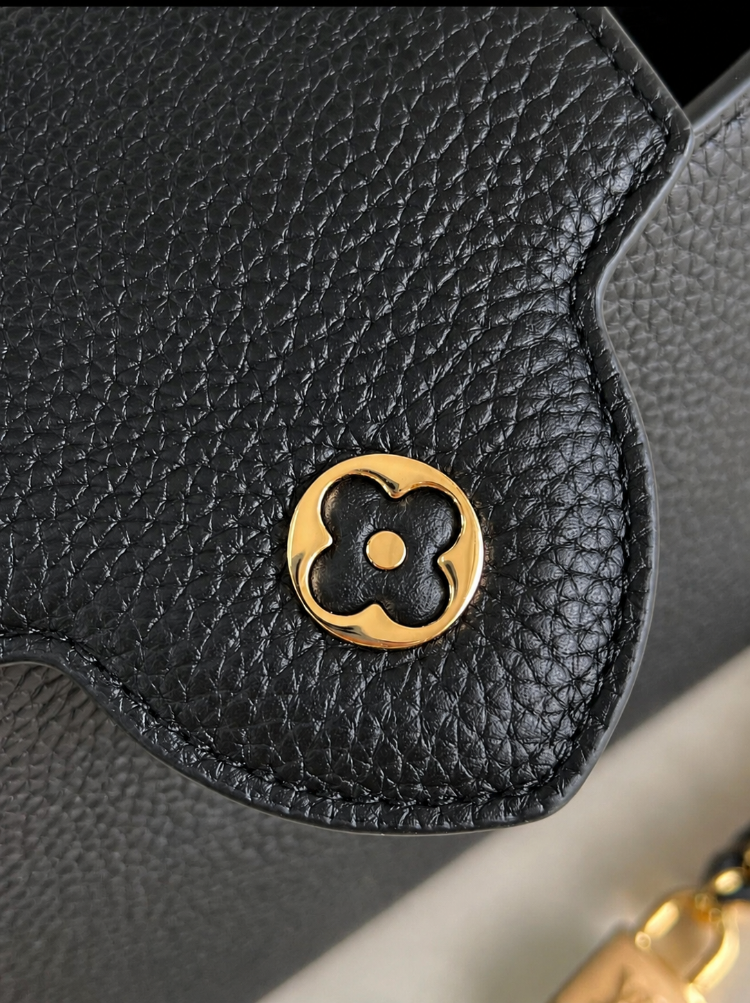 Louis Vuitton Capucines BB