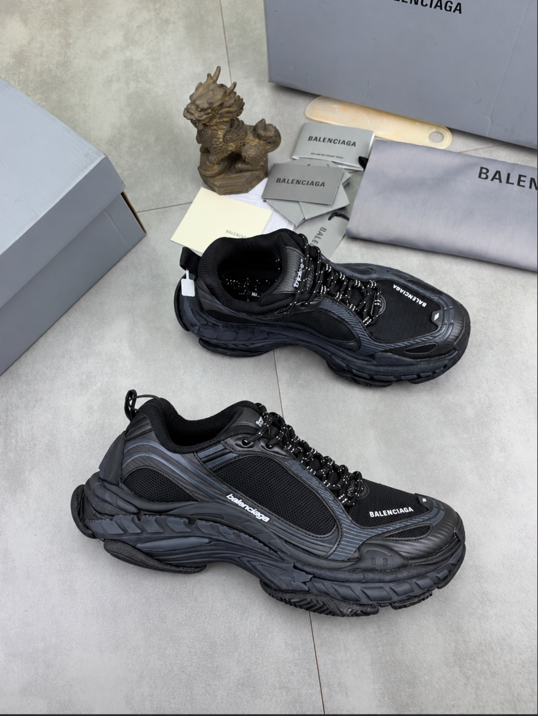 Balenciaga 3XL – Black