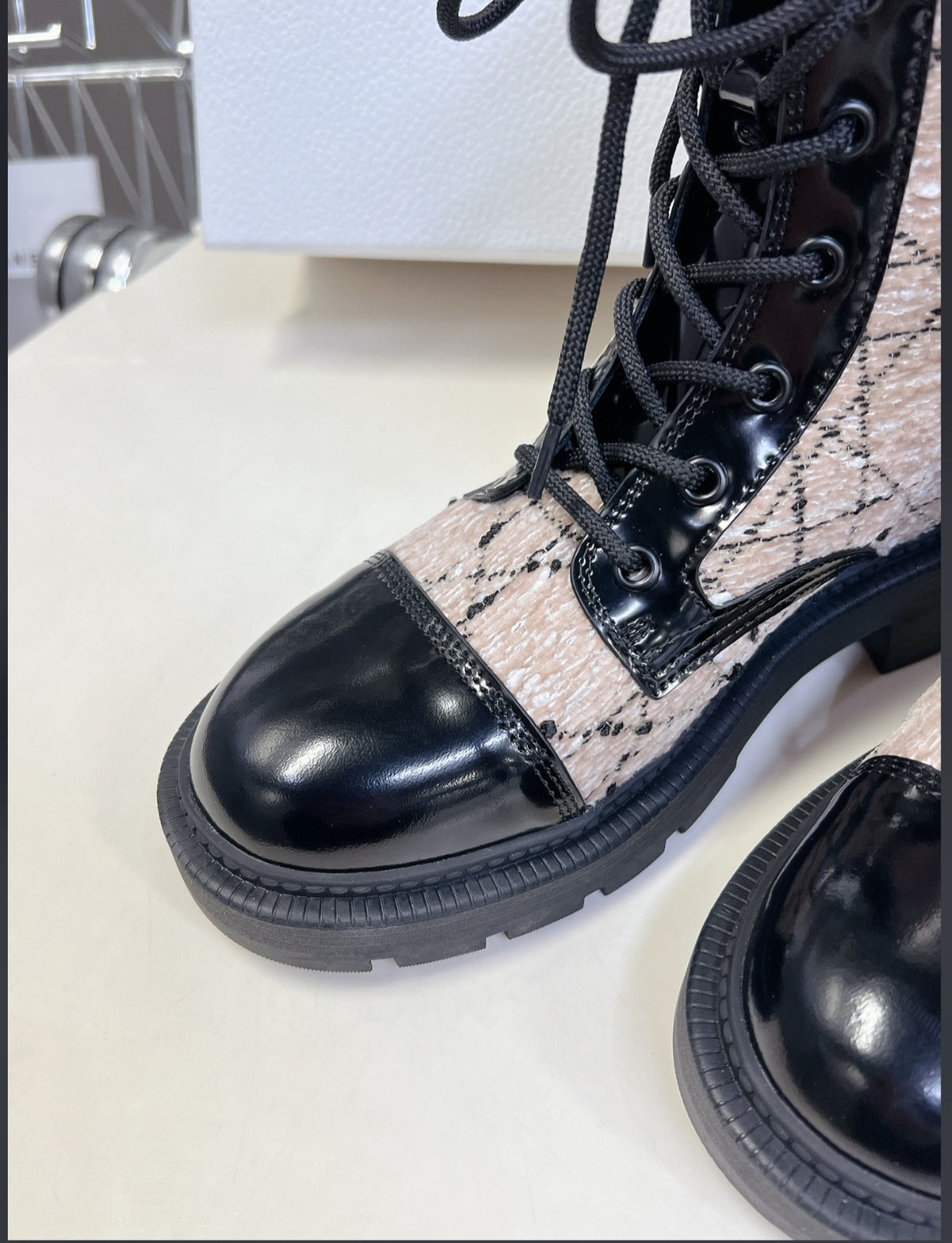 DIOR D-MAJOR–STYLE LACE-UP BOOTS – BEIGE CANNAGE / BLACK