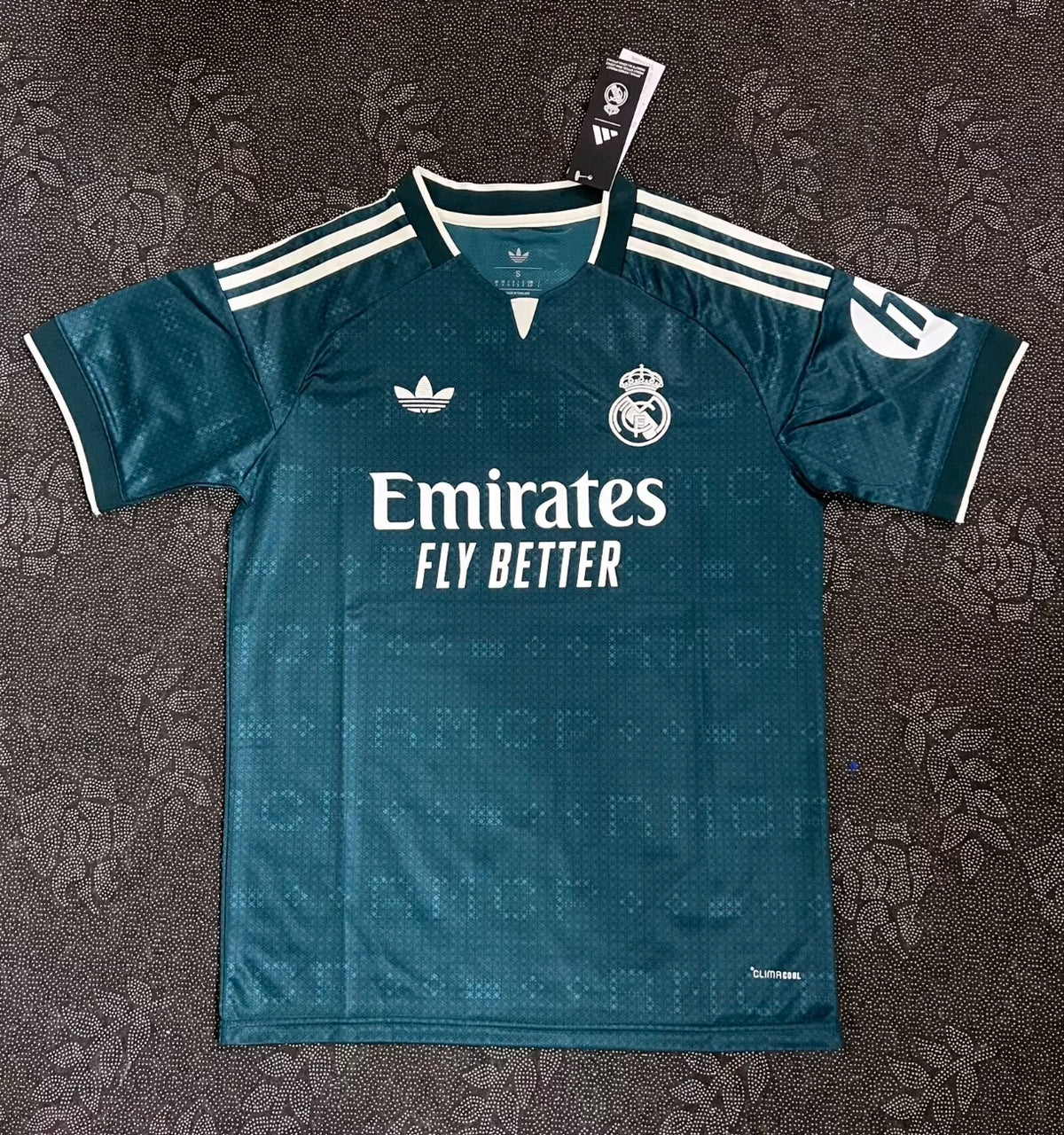 Camiseta de fútbol visitante del Real Madrid 26/27