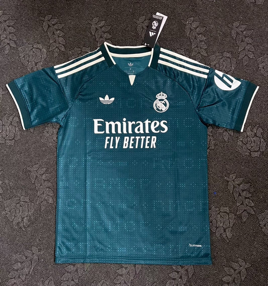 Camiseta de fútbol visitante del Real Madrid 26/27