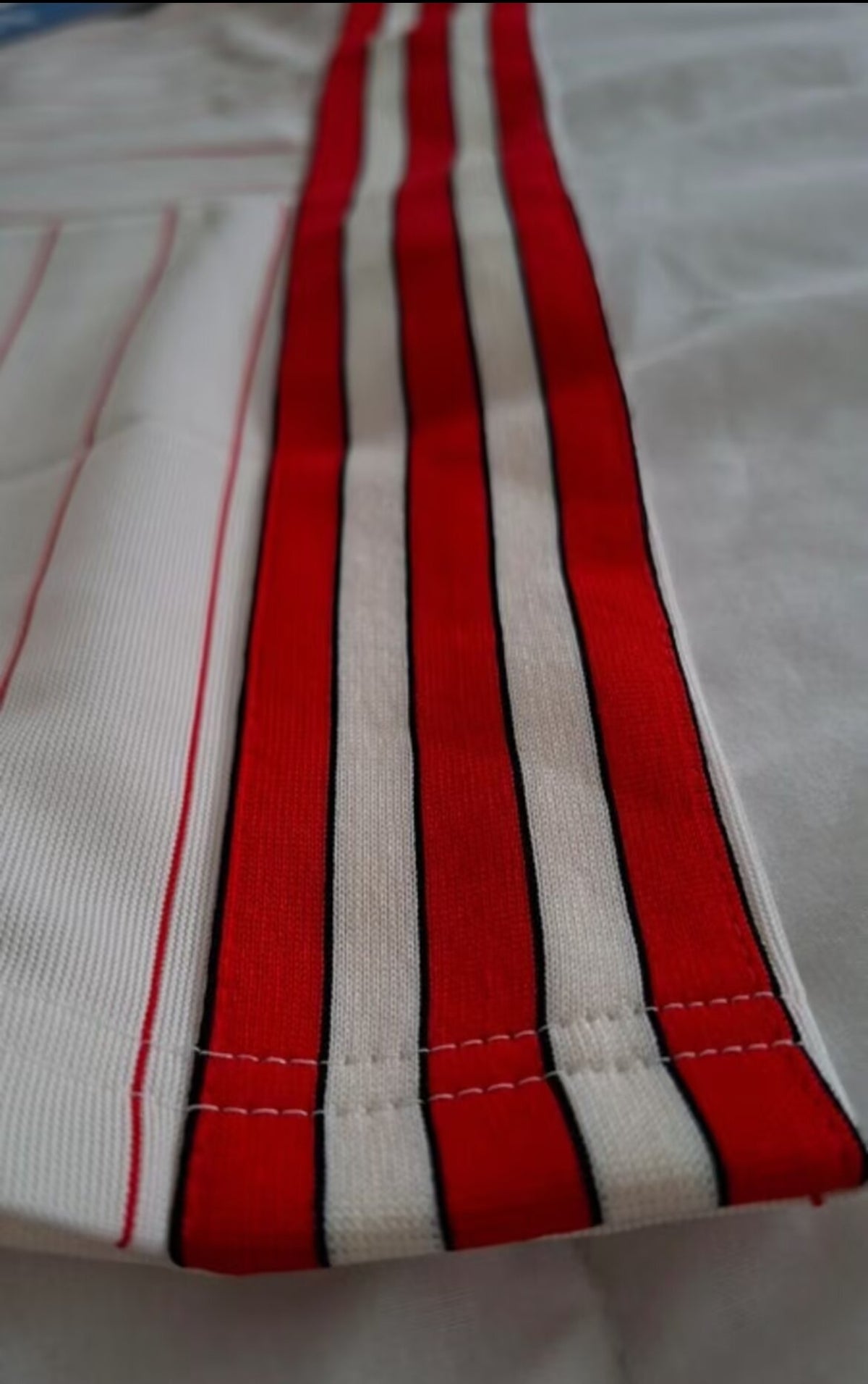 SL Benfica Adidas Originals Retro – Blanco/Rojo