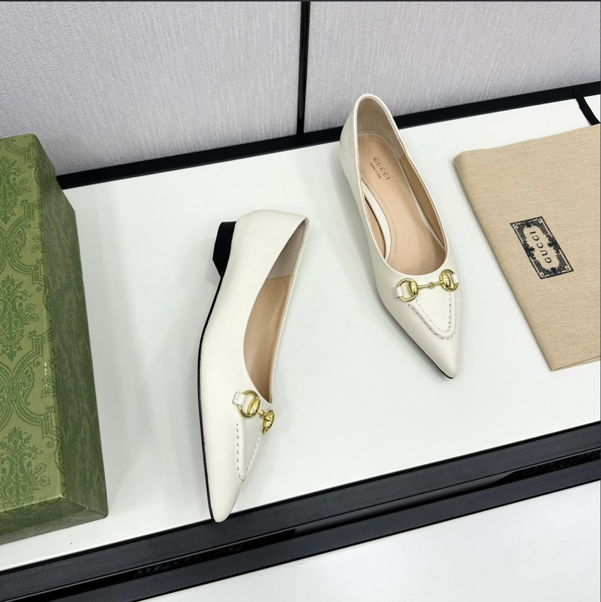 Gucci Horsebit Pointed-Toe Pump