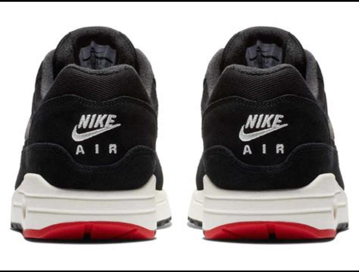 Nike Air Max 1 Mini Swoosh Bred