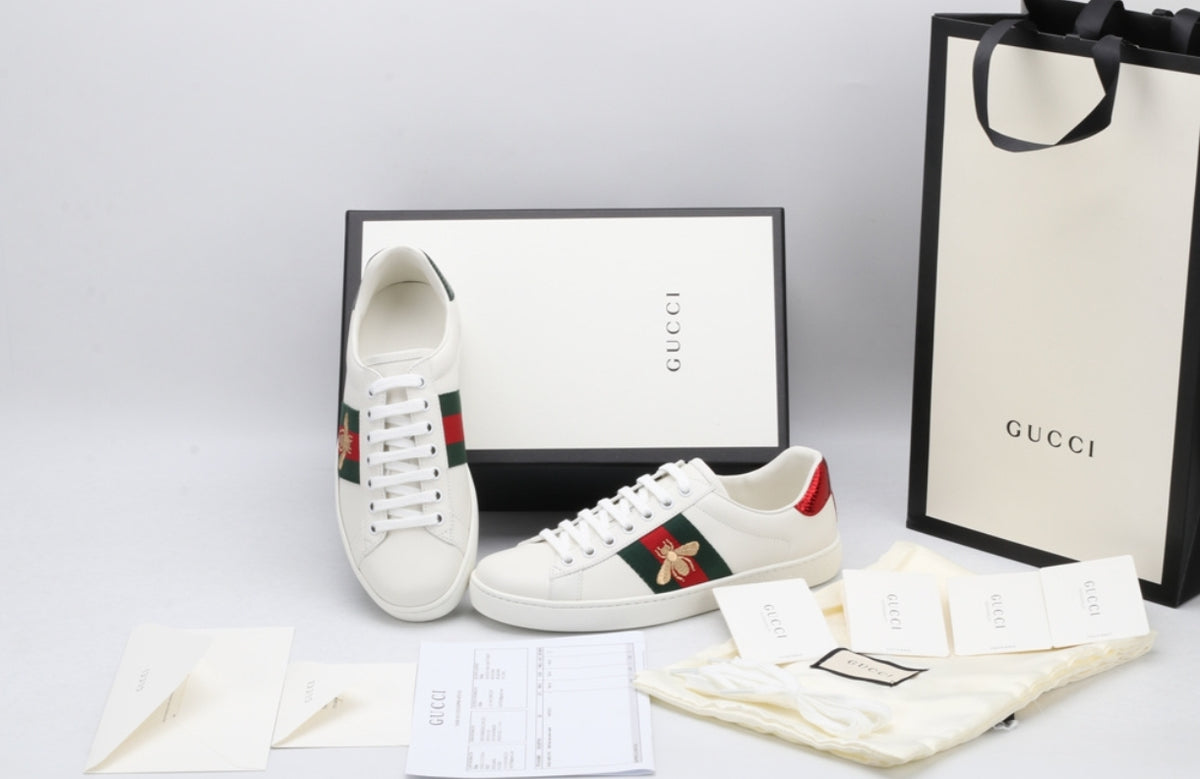 Gucci Ace Sneaker com Abelha Bordada